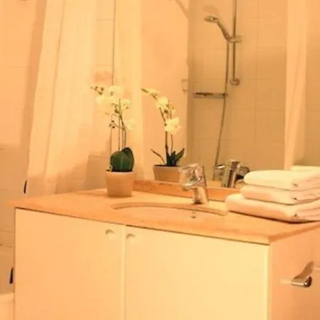 Yays Sagrera Boutique Apartment *
