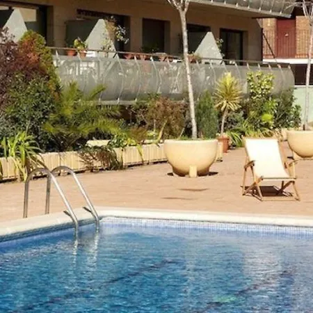 Yays Sagrera Boutique Apartment *