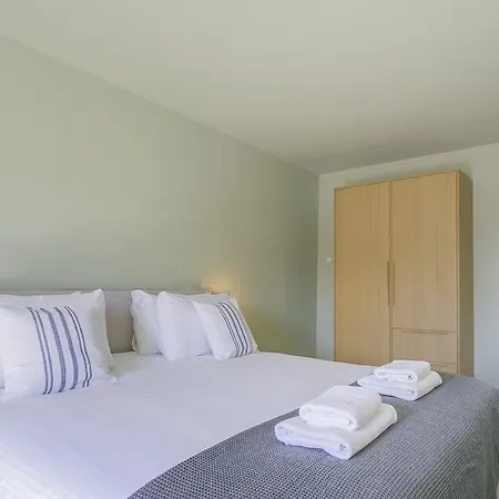 Yays Sagrera Boutique Apartment